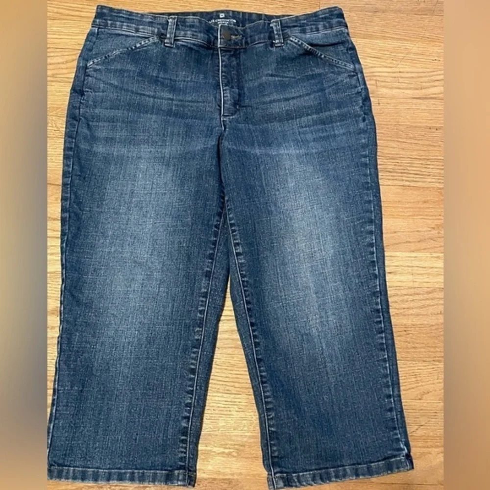 Liz Claiborne Classic Fit Crop Capris Blue Denim Jeans Cropped Stretchy Sz 14w - Picture 2 of 9